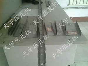 齒輪傳動龍骨機(jī)